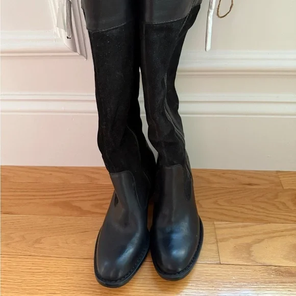 👢NWOT Born Thea Black Suede Boots Sleek Design - Picture 3 of 9